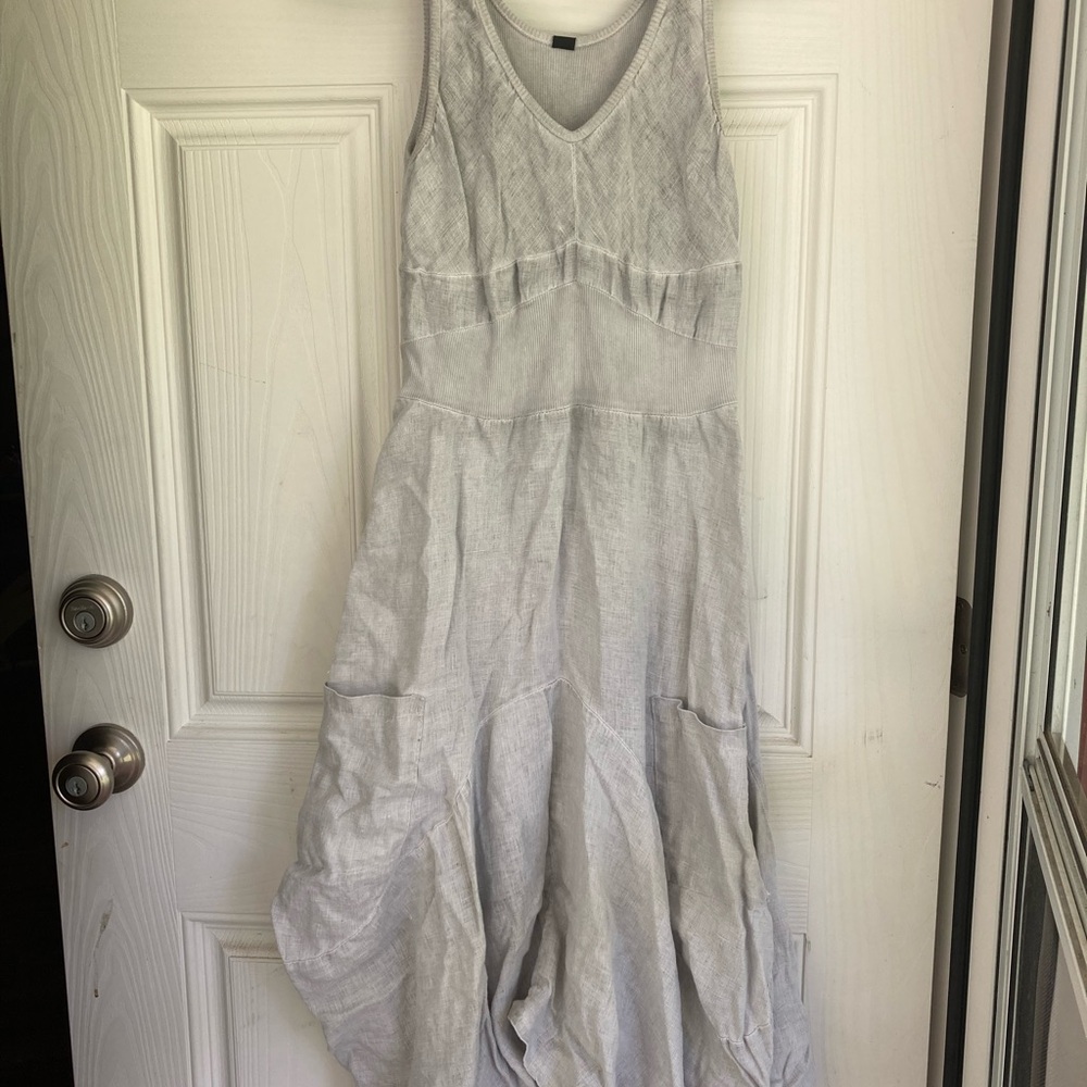 Elegant Gray Sleeveless Dress
